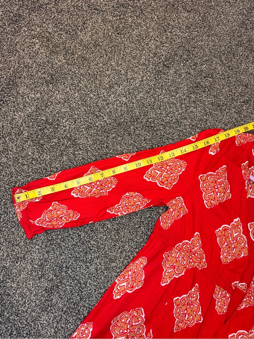 Joie a La Plage Red Medallion Print VNeck Tunic Blouse Size Small 3/4 Sleeve - Picture 10 of 14